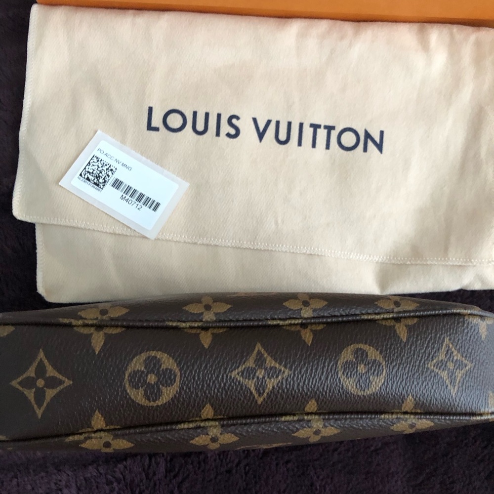 Louis Vuitton Monogram Canvas Pochette Accessories - Picture 5 of 8